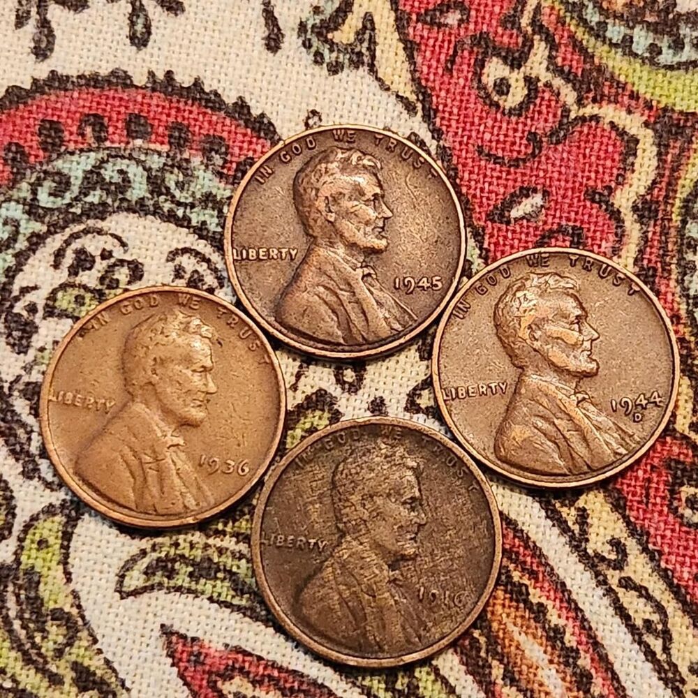Palace Gold and Brown Collectibles